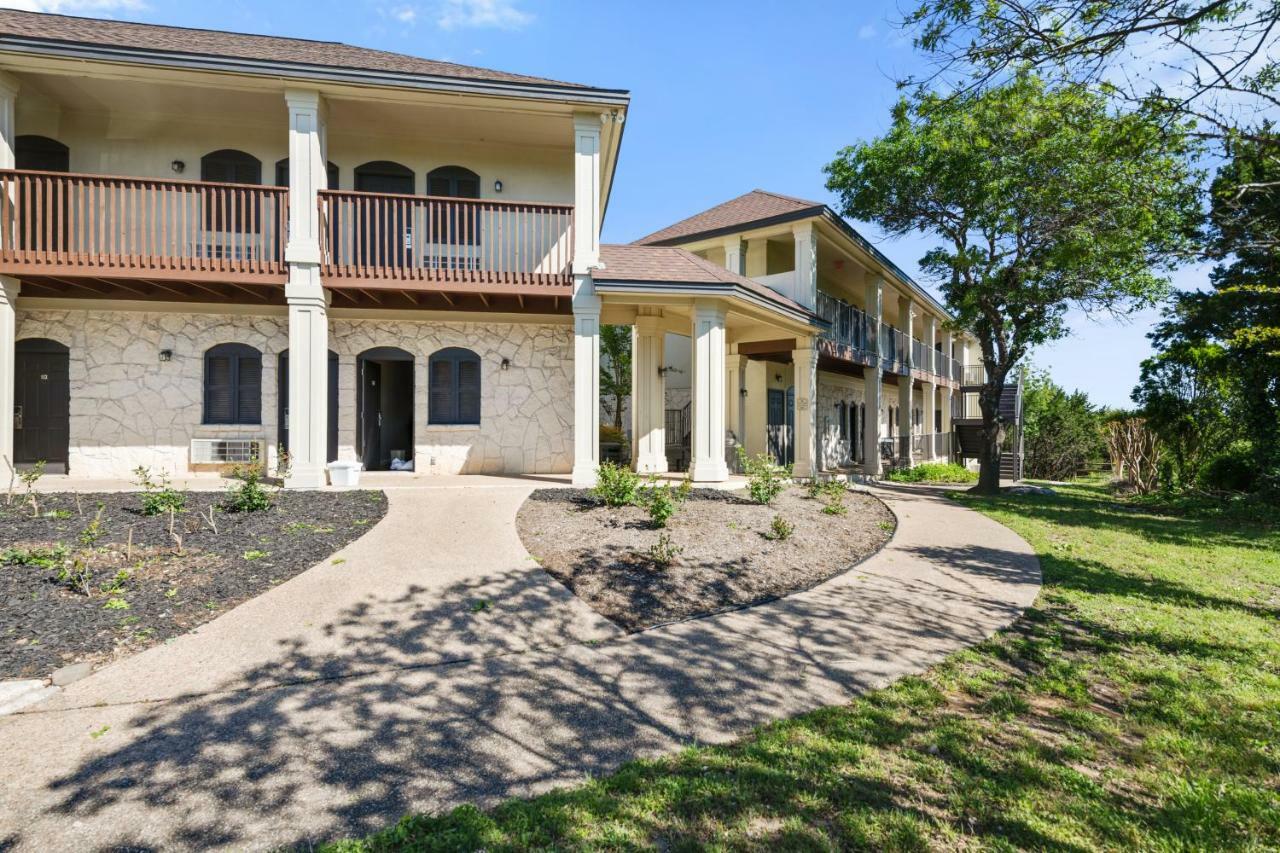 Mountain Star Lodge Austin Exterior photo